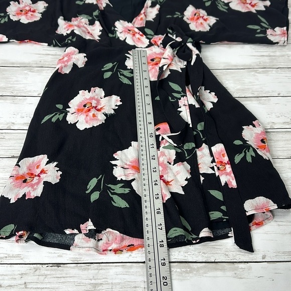 LULU’S take me black floral BOUQUET wrap around dress sz  S - Picture 7 of 12